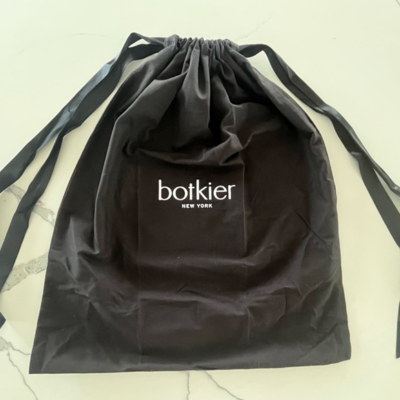 Botkier - Large Dust Bag - Luxury Bag Protection Pouch - 18” x 21” - Drawstrings - Picture 1 of 4